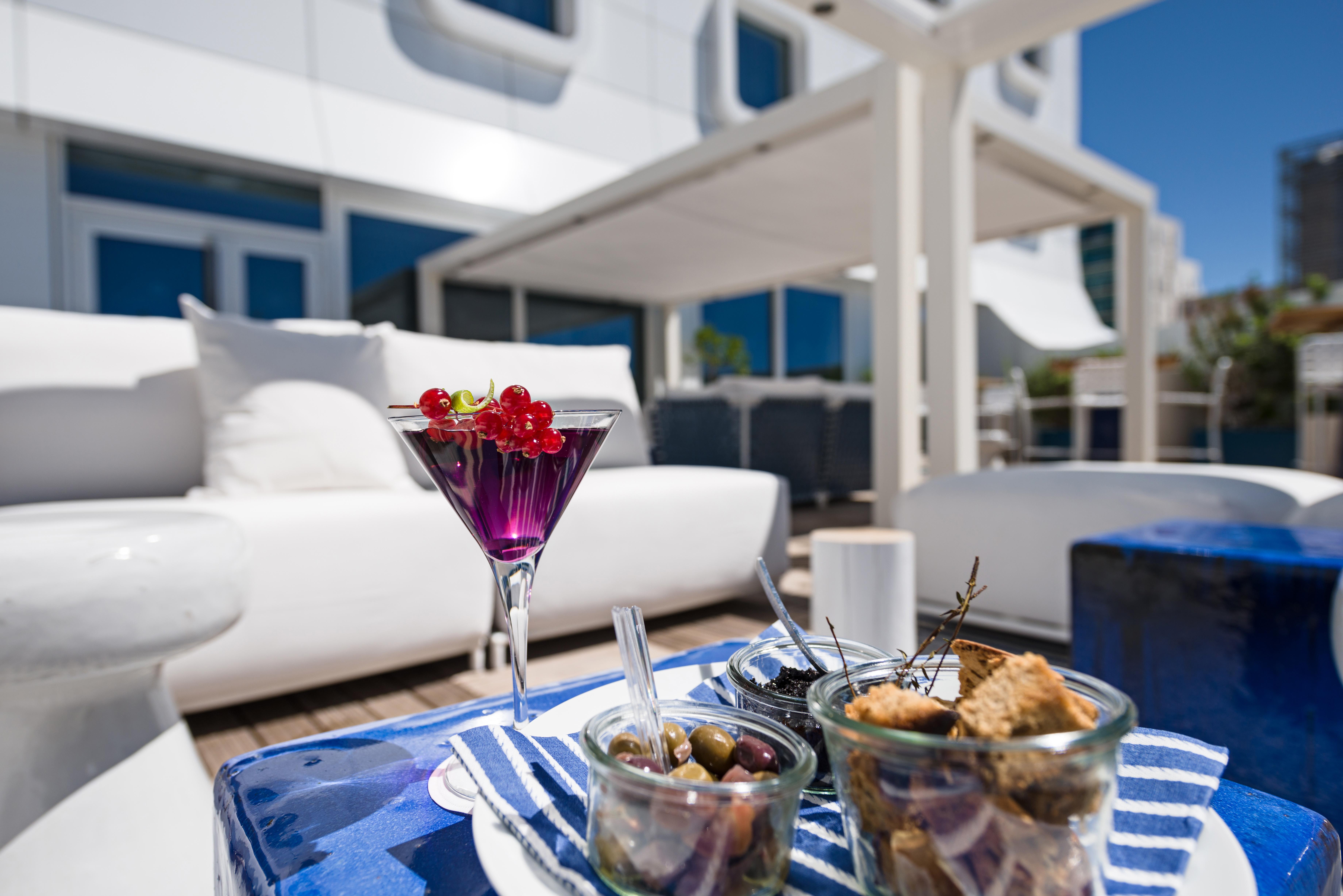 Golden Tulip Marseille Euromed Hotel Exterior photo