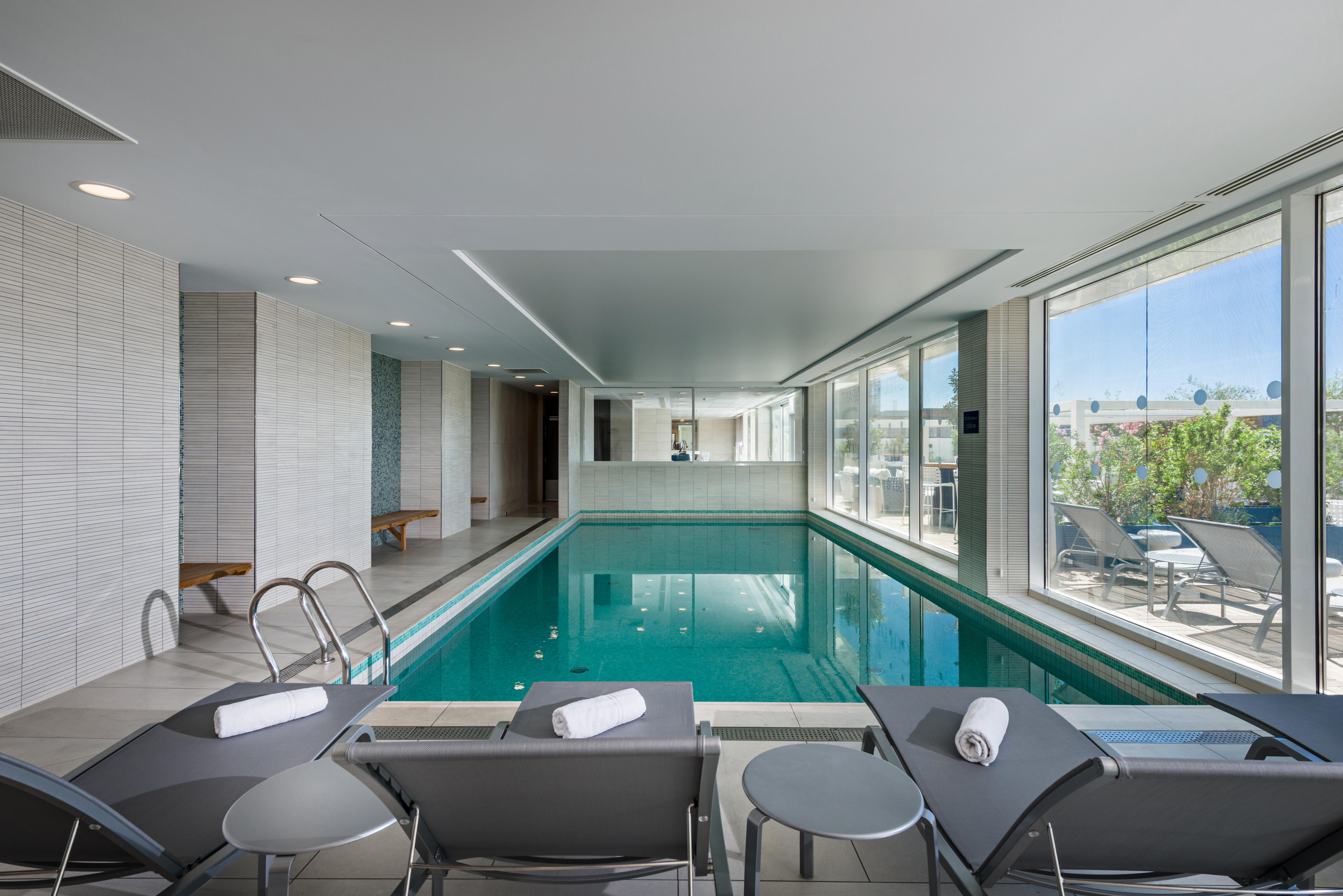 Golden Tulip Marseille Euromed Hotel Exterior photo