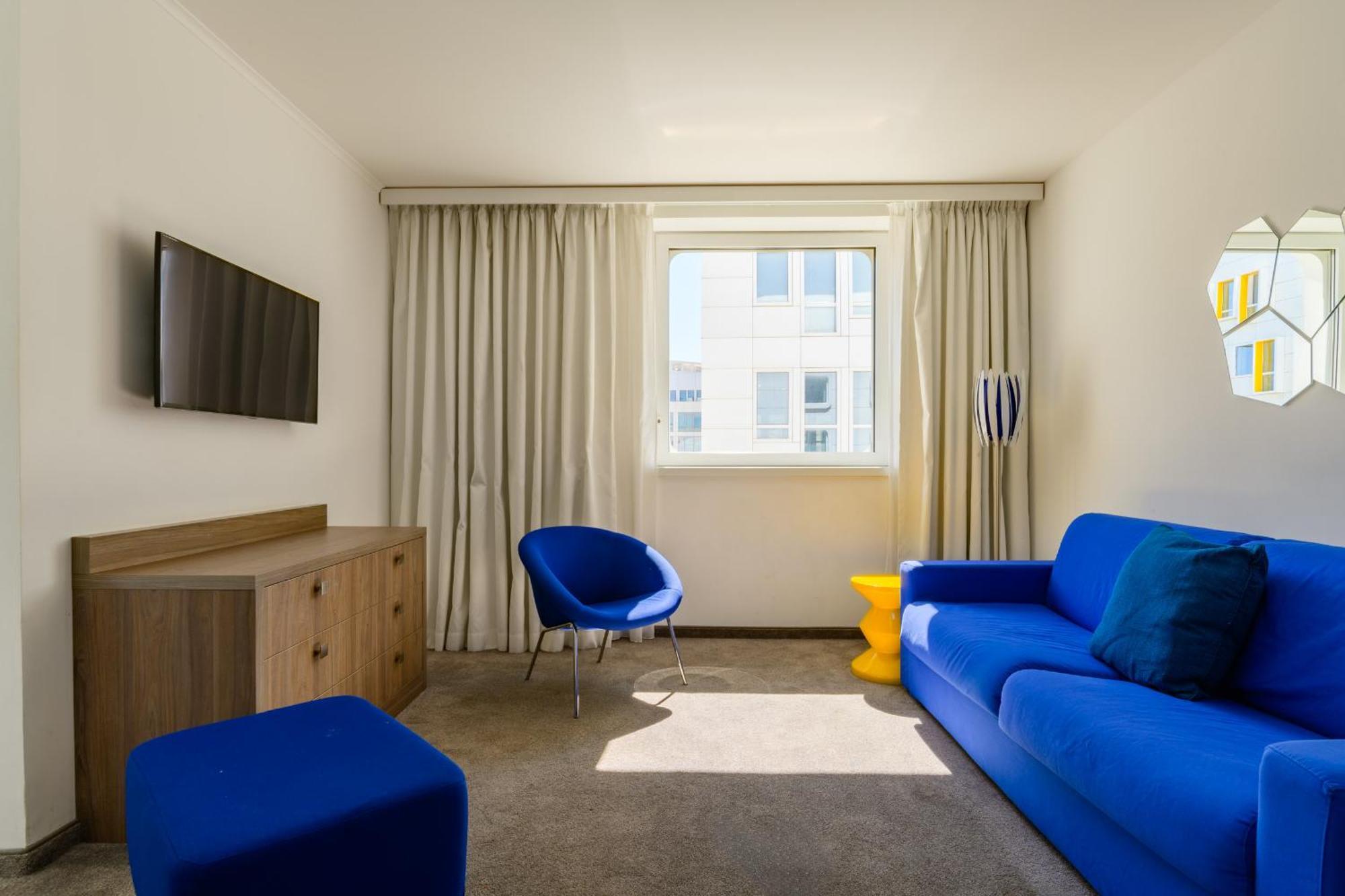 Golden Tulip Marseille Euromed Hotel Exterior photo