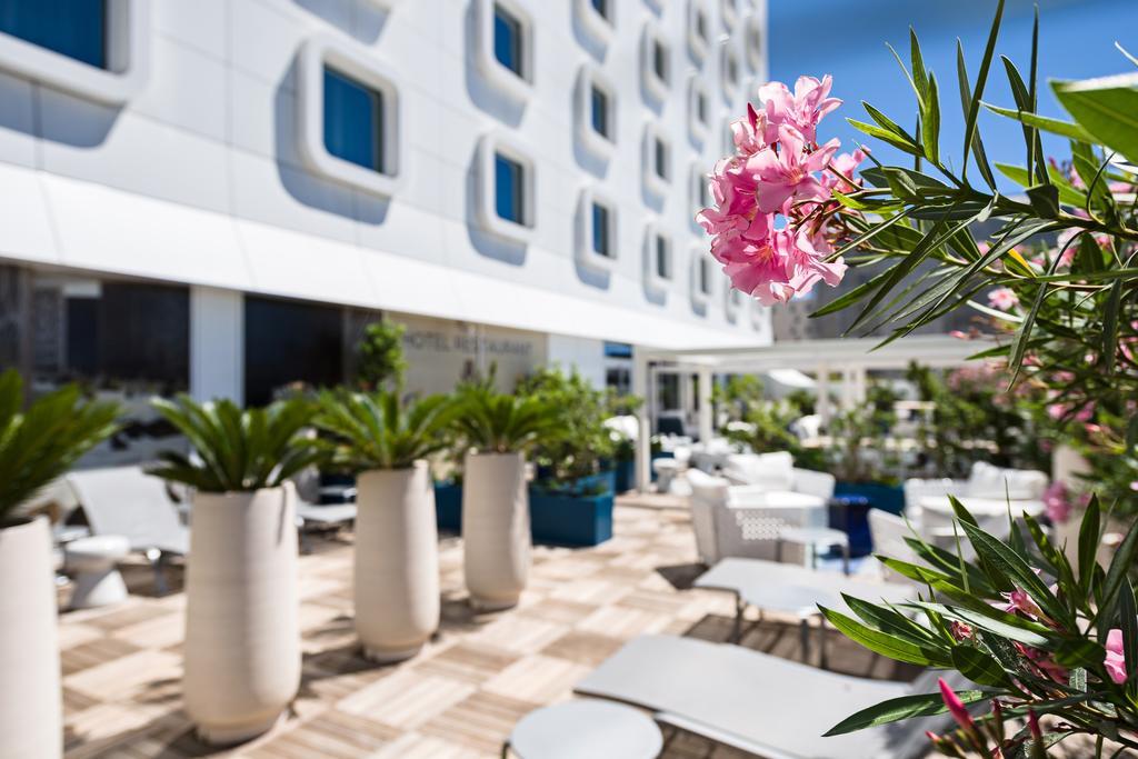 Golden Tulip Marseille Euromed Hotel Exterior photo